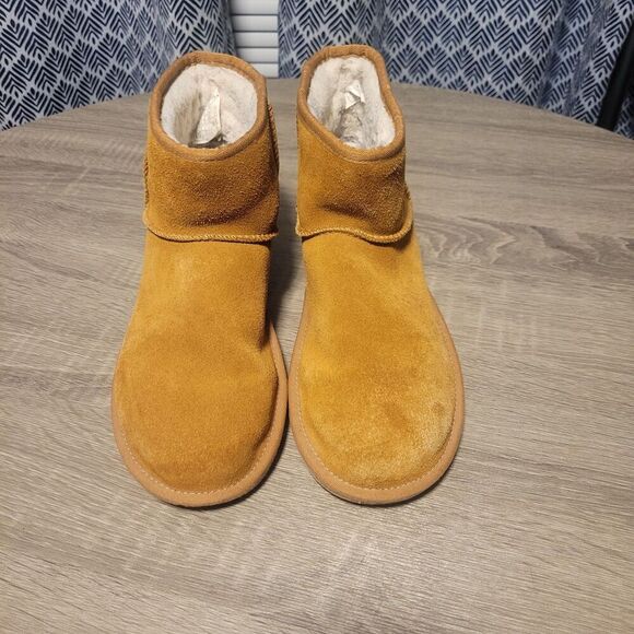 Koolaburra By UGG Size 9 Classic Ultra Mini Women’s Boots in Chestnut see Photos - Picture 1 of 8